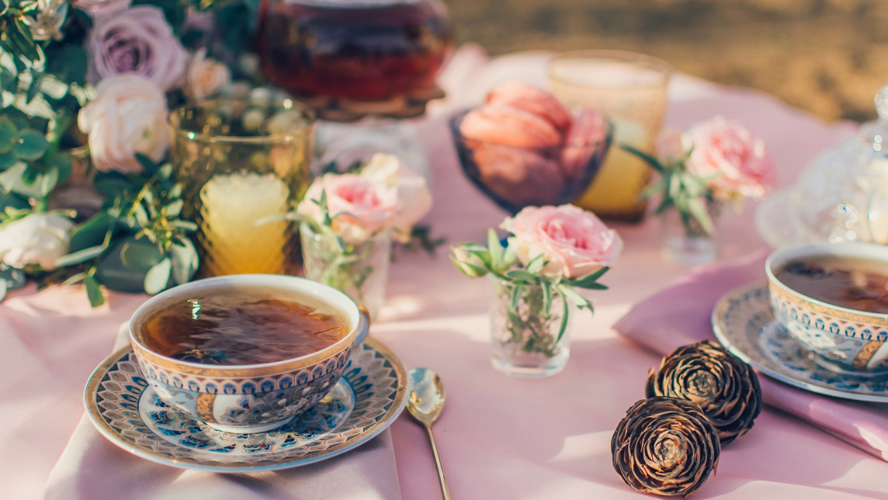 How to Create an Instagram-Worthy Brunch Tablescape