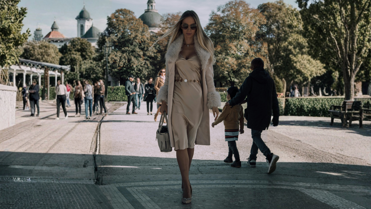 How to Look Taller for Petite Women: Elegant Styling Tips That Actually Work