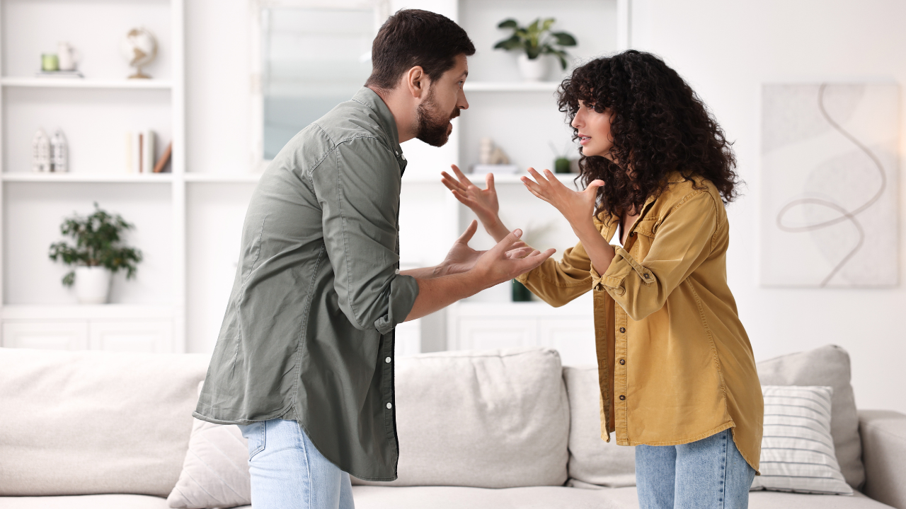 How to Know You’re in a Toxic Relationship: 6 Signs You Shouldn’t Ignore